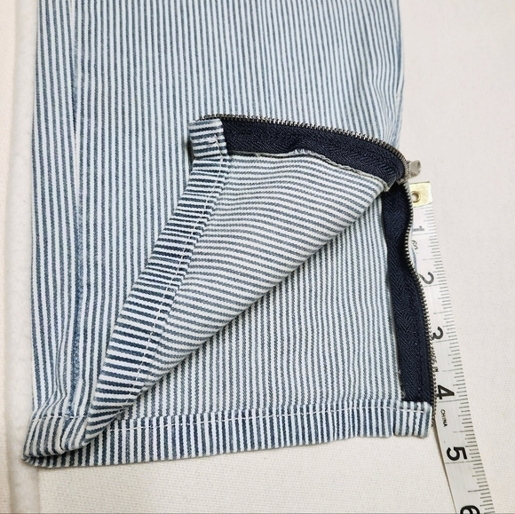 Levi's Striped Distressed Ankle Jeans Blue White Size 10 - Picture 11 of 12